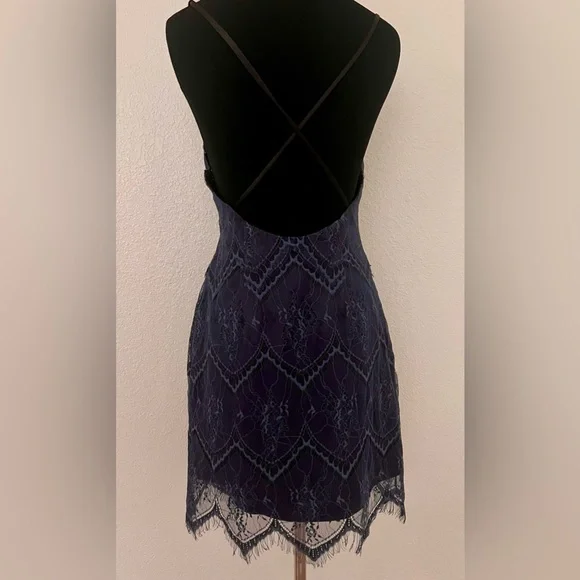 Free People Nothing Like This navy Lace Minidress Sz 2 - Picture 8 of 16
